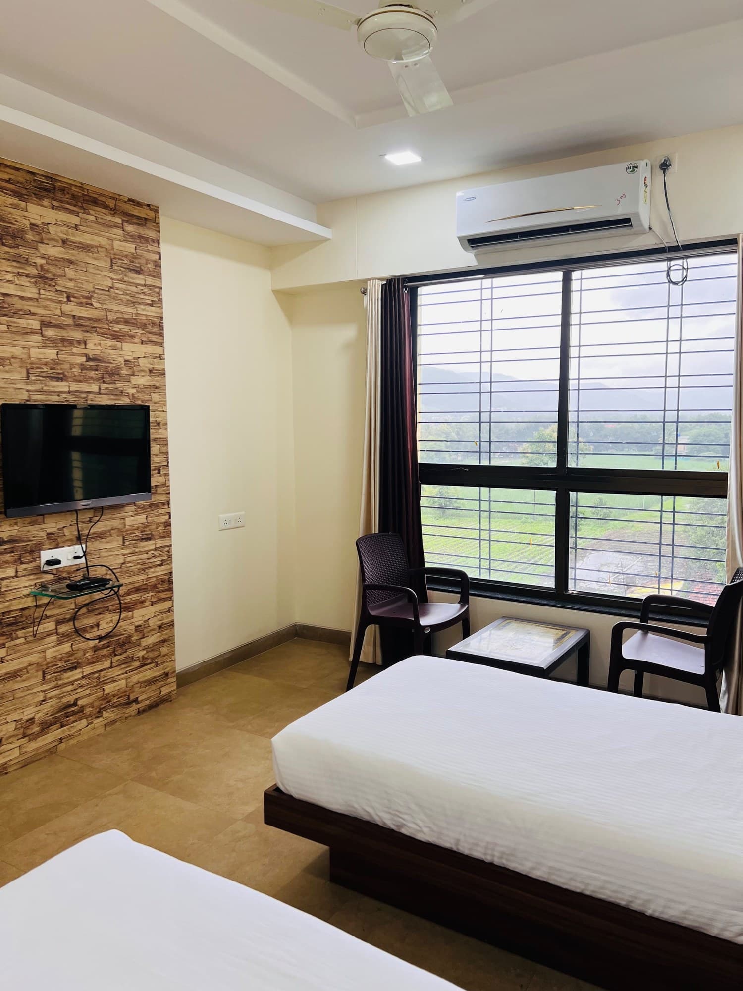 Semi Deluxe Room photo 5