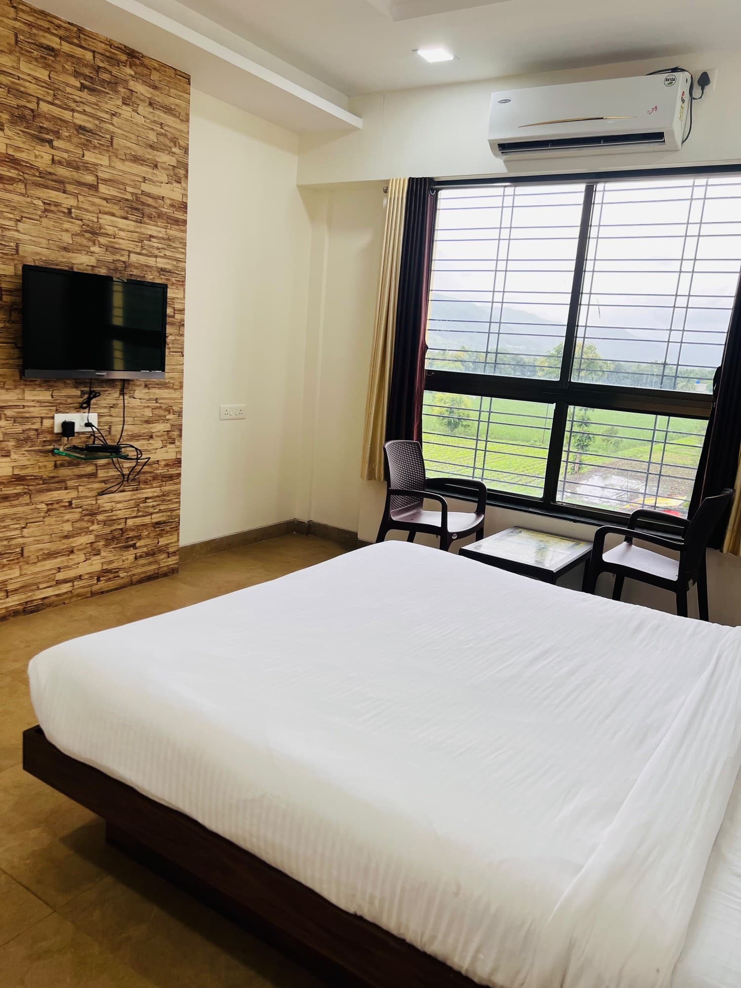 Semi Deluxe Room photo 6